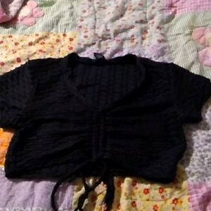 Black crop-top
